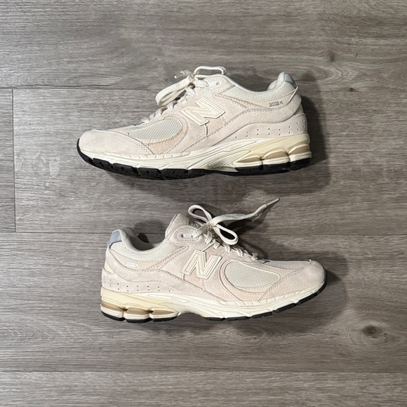 New Balance Shoes - New Balance 2002R — Calm Taupe/Angora/Silver Metalic